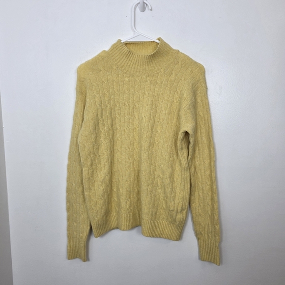 J. Crew Butter Yellow Cable Knit Extra Soft Cable Knit Sweater Size Small - Picture 1 of 5